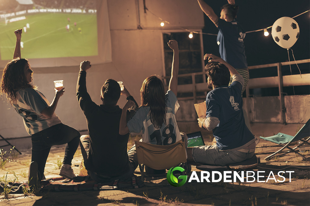 Best Outdoor Projector Screen